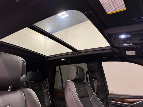 Used 2023 Cadillac Escalade Premium Luxury AWD/4WD image 49