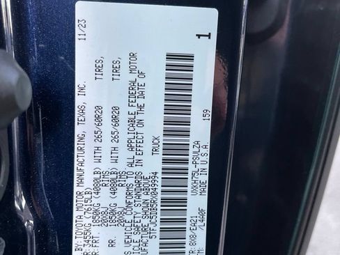 Used 2024 Toyota Tundra Limited w/ Power Package AWD/4WD image 11