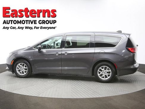 Used 2023 Chrysler Voyager LX image 60