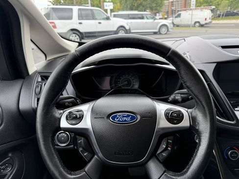 Used 2017 Ford C-MAX Titanium w/ Equipment Group 301A FWD image 17