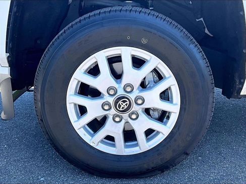 Used 2026 Toyota Tacoma SR5 AWD/4WD image 7