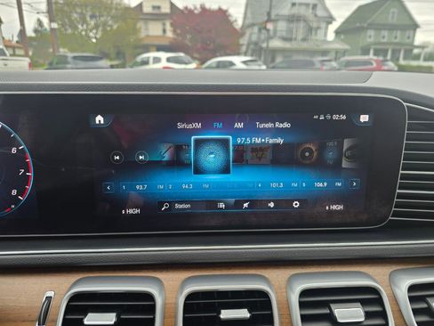 Used 2020 Mercedes-Benz GLE 350 4MATIC image 9