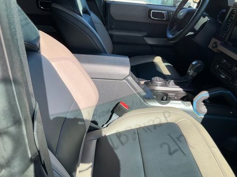 Used 2023 Ford Bronco Wildtrak image 10