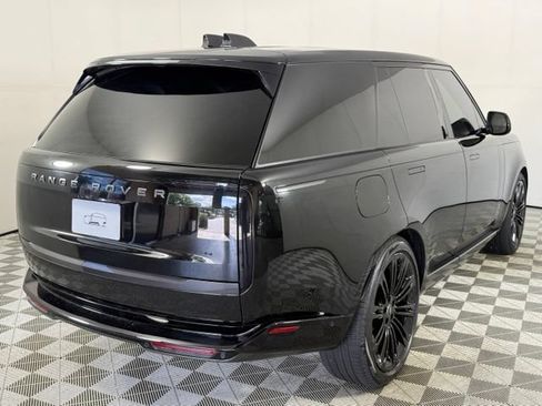 Used 2024 Land Rover Range Rover SE AWD/4WD image 8