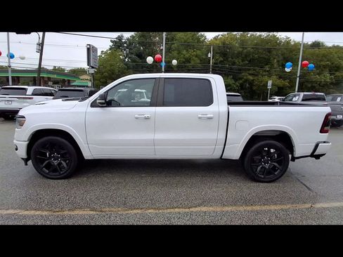 Used 2022 RAM 1500 Laramie AWD/4WD image 5