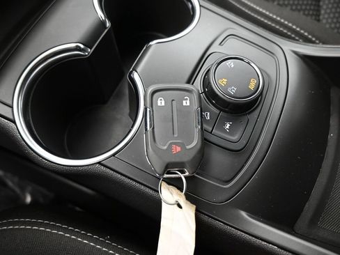 Certified 2024 GMC Terrain SLE image 15