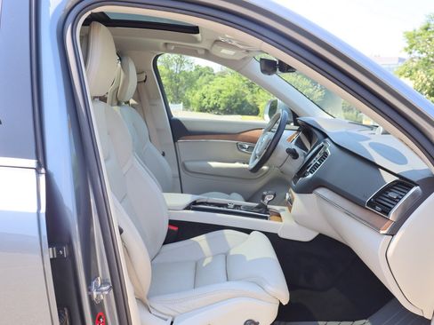 Used 2017 Volvo XC90 T6 Inscription w/ Vision Package AWD/4WD image 18