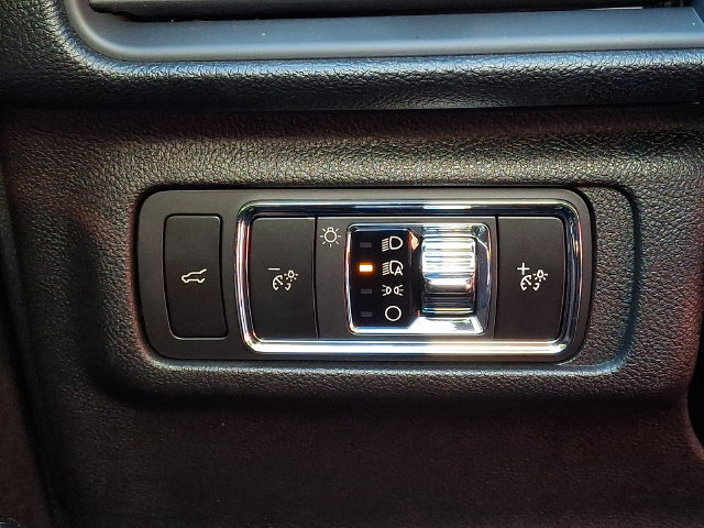 Certified 2025 Lincoln Corsair Reserve AWD/4WD image 26