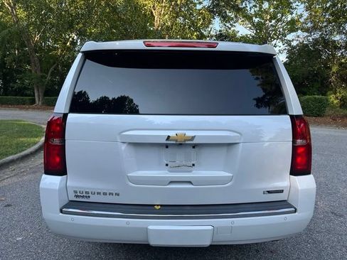 Used 2018 Chevrolet Suburban Premier AWD/4WD image 8