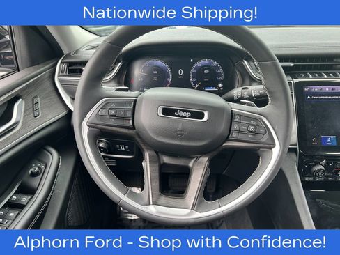 Used 2023 Jeep Grand Cherokee Limited AWD/4WD image 9