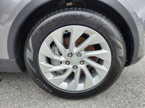 Certified 2024 Land Rover Discovery S image 7