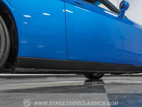 Used 2009 Dodge Challenger SRT8 w/ SRT Option Group II image 31