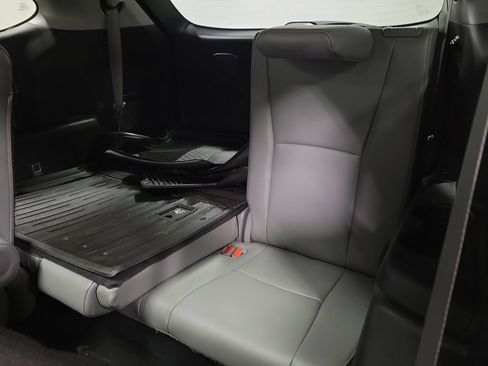 Used 2022 Toyota Highlander Platinum AWD/4WD image 31