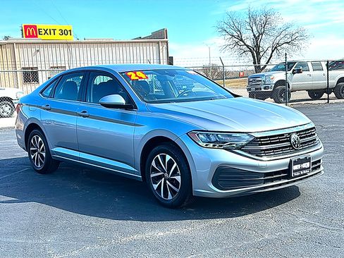 Used 2024 Volkswagen Jetta S image 10