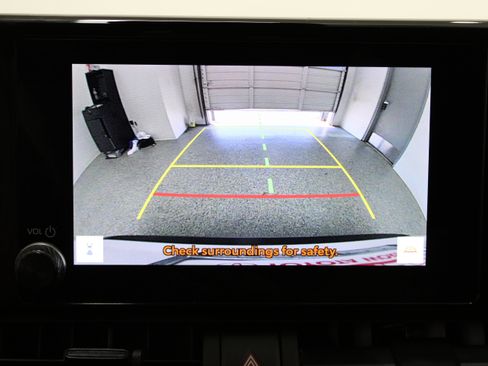 Used 2025 Toyota RAV4 XLE w/ Convenience Package FWD image 21