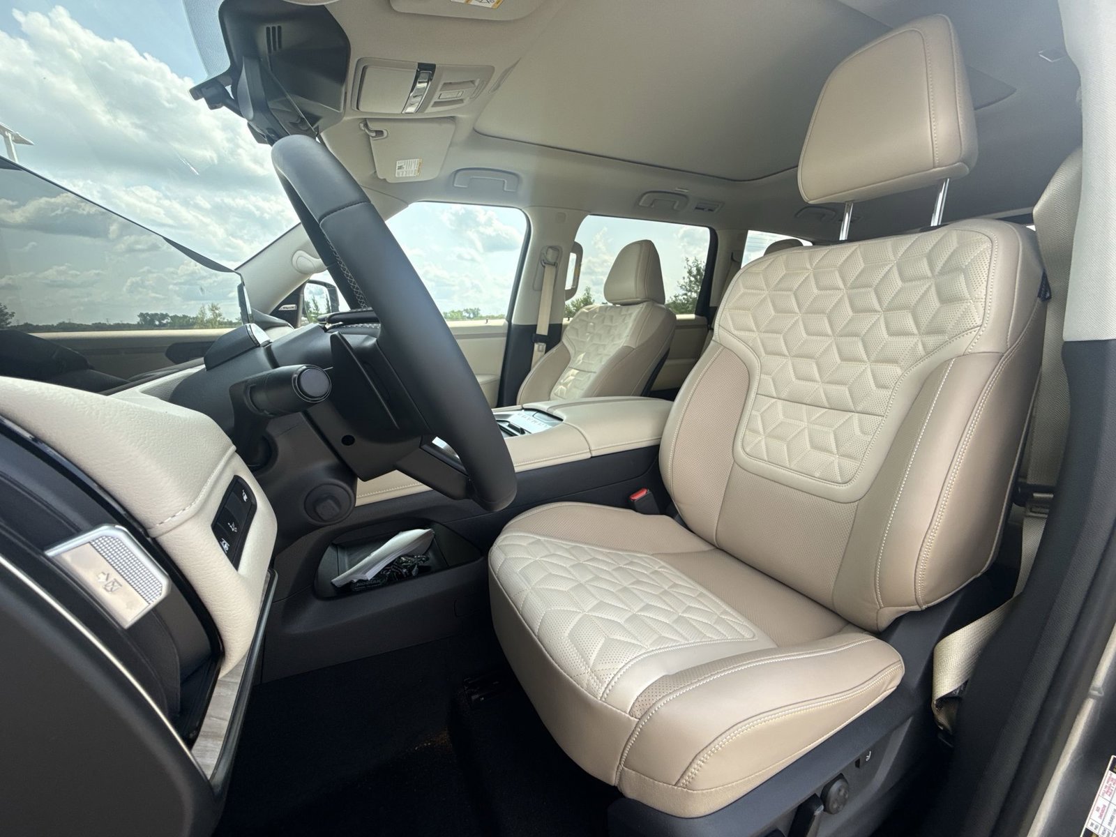 Used 2026 Nissan Armada Platinum Reserve AWD/4WD image 27