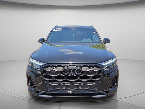 Certified 2025 Audi SQ7 Premium Plus AWD/4WD image 4