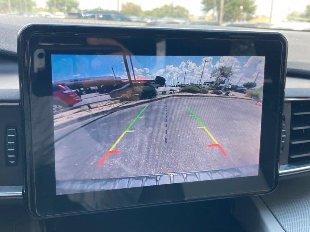 Used 2022 Ford Explorer XLT w/ Equipment Group 202A RWD image 24