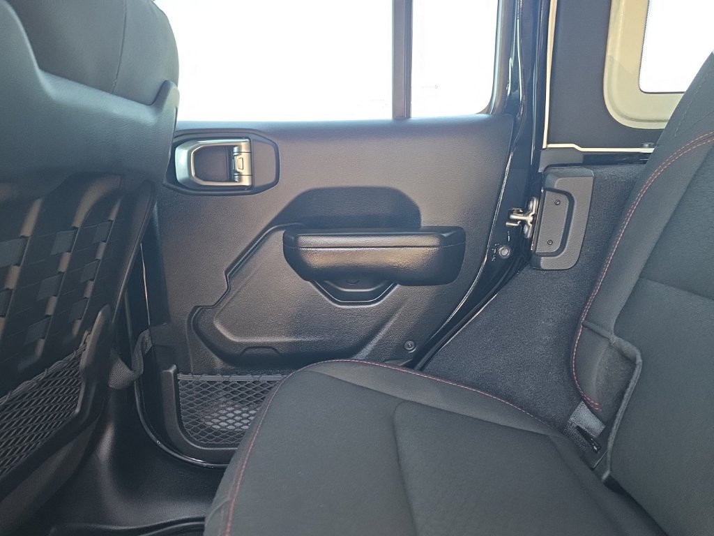 Used 2021 Jeep Wrangler Unlimited Rubicon AWD/4WD image 11