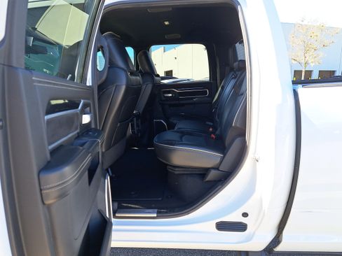 Used 2021 RAM 2500 Laramie w/ Night Edition image 19