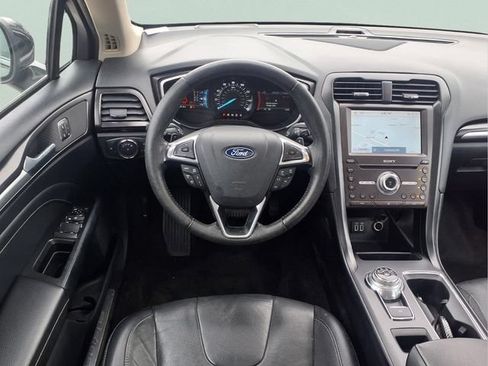 Used 2020 Ford Fusion Titanium AWD/4WD image 4