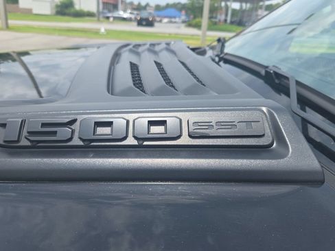 Used 2025 RAM 1500 Laramie w/ Sport Appearance Package AWD/4WD image 2