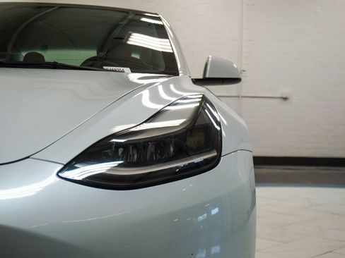 Used 2022 Tesla Model 3 Long Range AWD/4WD image 31