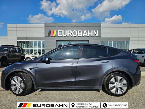 Used 2024 Tesla Model Y Long Range AWD/4WD image 2