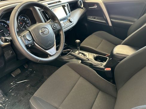 Certified 2017 Toyota RAV4 XLE w/ Carpet Mat Package FWD image 9