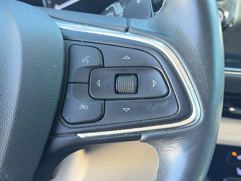 Used 2021 Buick Envision Essence image 24