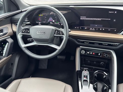 Used 2025 Audi Q5 Premium w/ Convenience Package AWD/4WD image 18