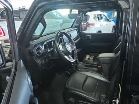 Used 2023 Jeep Wrangler Unlimited Sahara w/ Cold Weather Group AWD/4WD image 5