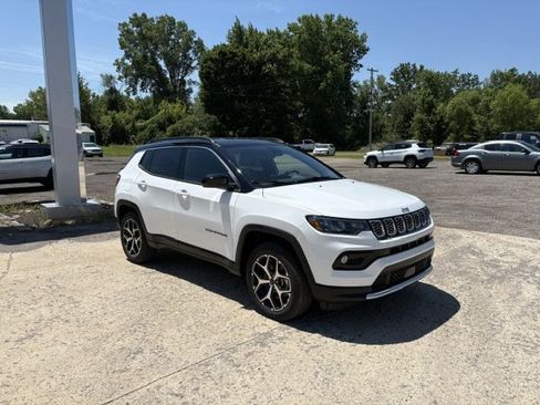 New 2026 Jeep Compass Limited AWD/4WD image 3
