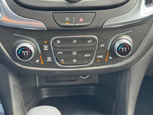 Used 2023 Chevrolet Equinox LT FWD image 21