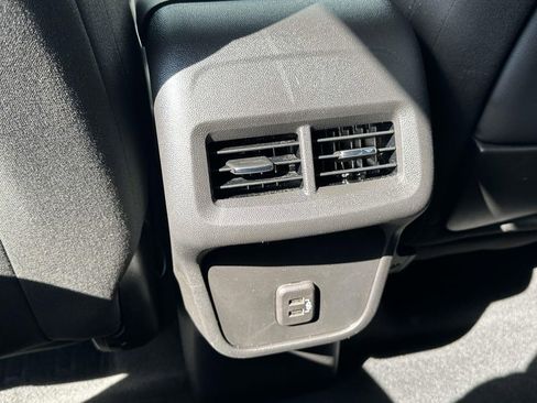 Used 2023 GMC Terrain SLE w/ Driver Convenience Package image 15