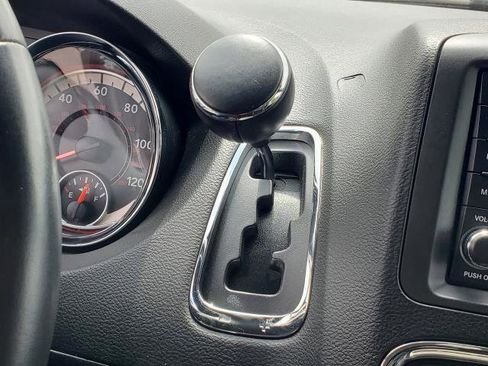 Used 2018 Dodge Grand Caravan SXT FWD image 13