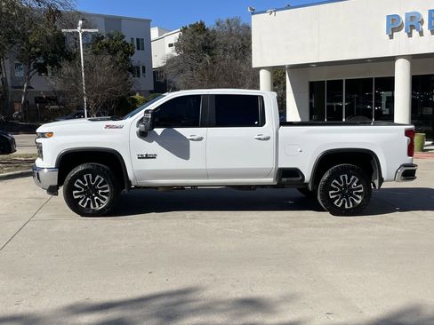 Used 2024 Chevrolet Silverado 2500 LT w/ Texas Edition image 3