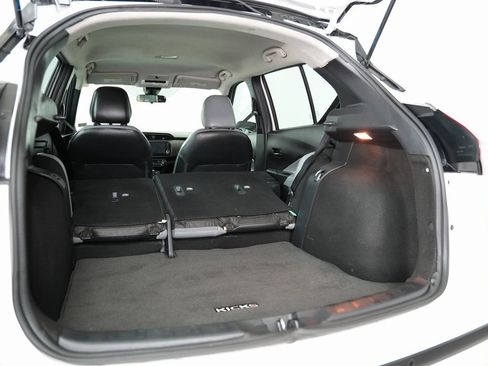Used 2023 Nissan Kicks SR image 33
