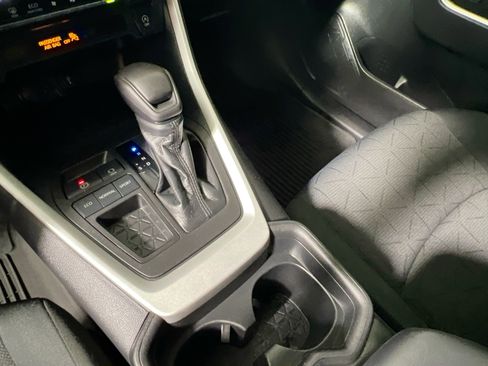 Used 2021 Toyota RAV4 XLE w/ Convenience Package FWD image 26