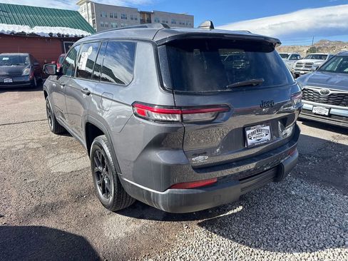 Used 2024 Jeep Grand Cherokee L Laredo image 5