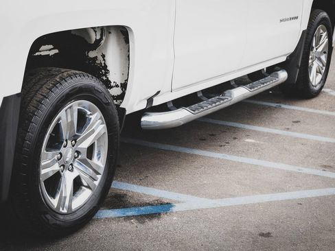 Used 2018 Chevrolet Silverado 1500 Custom w/ Custom Value Package image 26