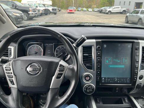 Used 2017 Nissan Titan SV AWD/4WD image 21