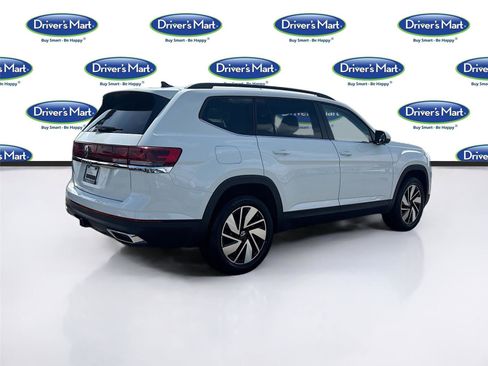 Used 2025 Volkswagen Atlas SE image 7