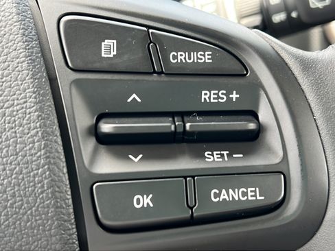 Used 2022 Hyundai Venue SEL w/ Cargo Package FWD image 21