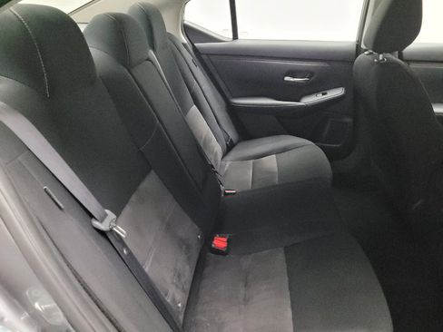 Used 2025 Nissan Sentra SR FWD image 19