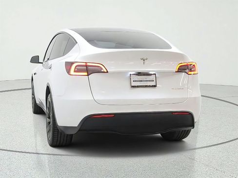 Used 2023 Tesla Model Y Long Range AWD/4WD image 6