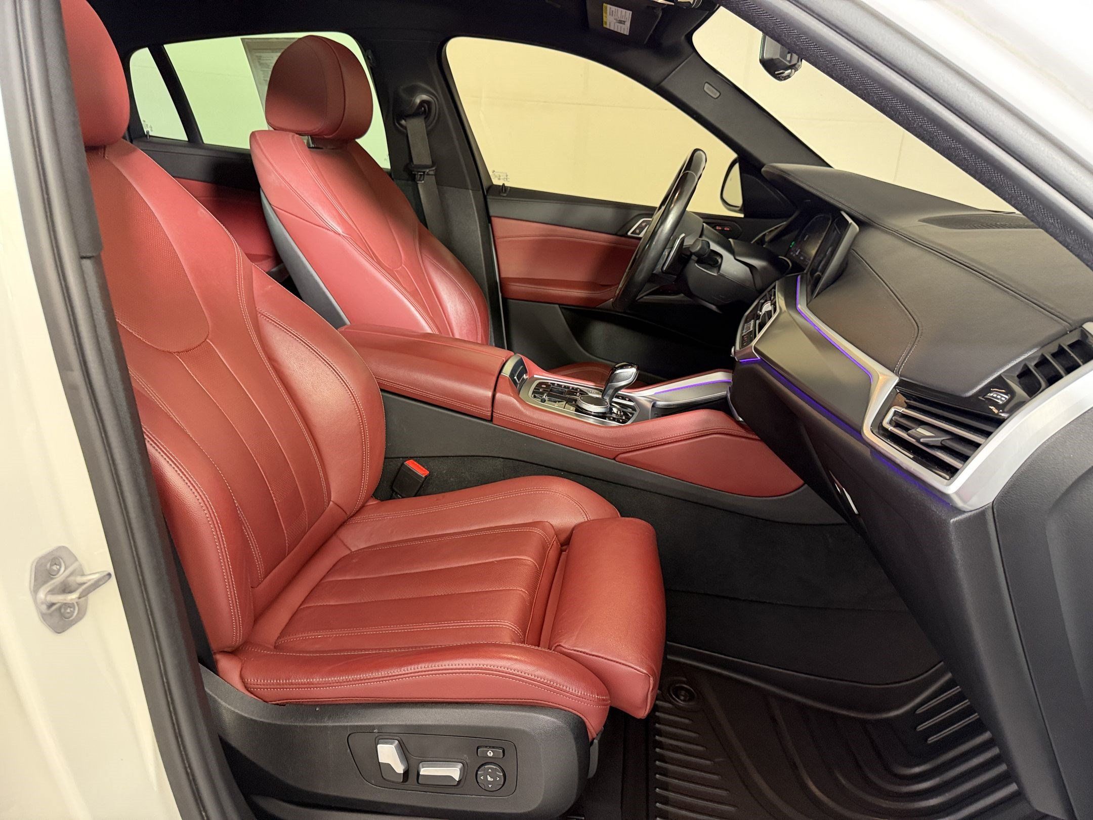 Used 2022 BMW X6 xDrive40i w/ M Sport Package AWD/4WD image 25