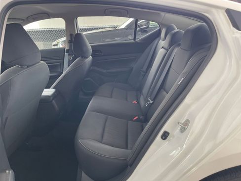 Used 2025 Nissan Altima 2.5 SV image 25