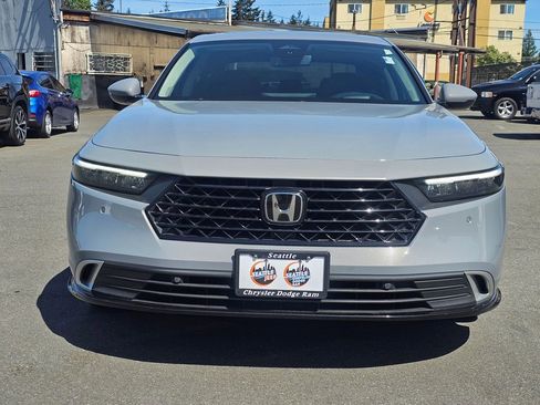 Used 2024 Honda Accord Touring image 6