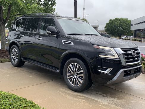 Used 2023 Nissan Armada SL w/ Captain's Chairs Package AWD/4WD image 5